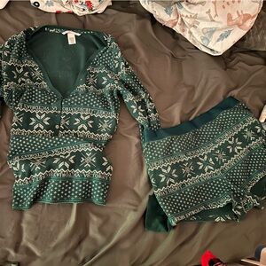 Victoria's Secret Green Patterned Sweater